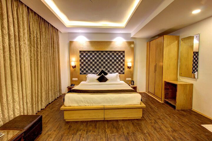 Room 19 of 76