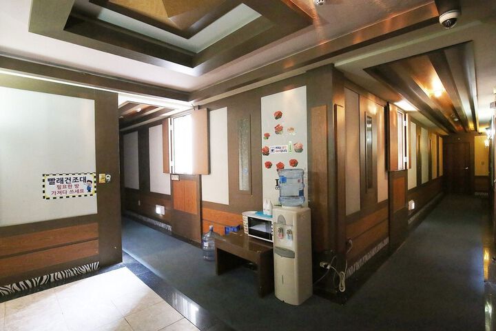 Hotel Interior 4 of 27