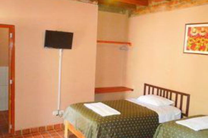 Room 14 of 36
