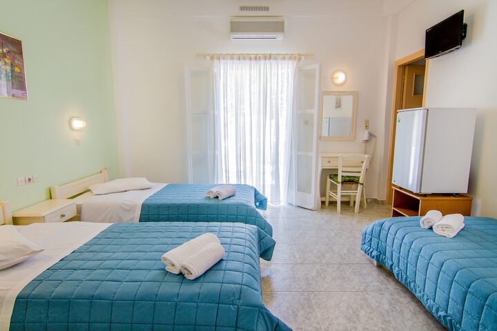 Room 4 of 33