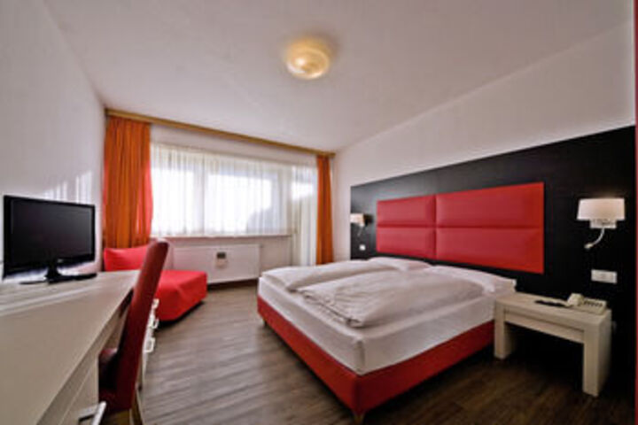 Room 36 of 68
