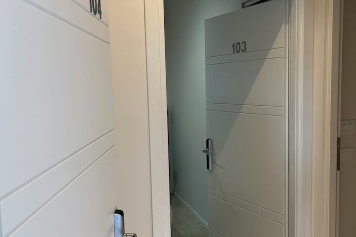 Room 16 of 28