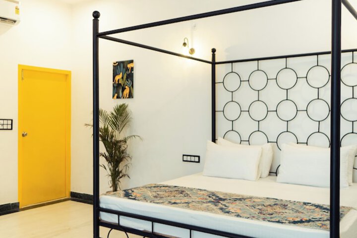 Room 28 of 78