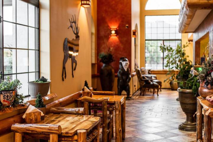 Hotel Interior 5 of 107