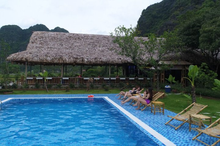 Pool 60 of 113
