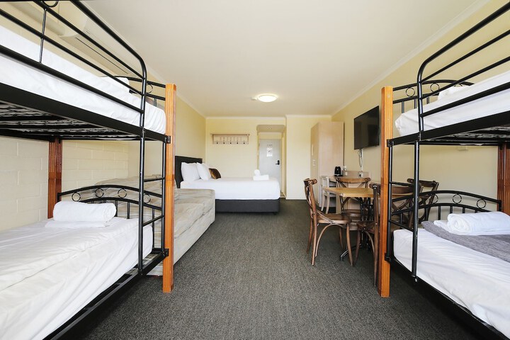 Room 8 of 63