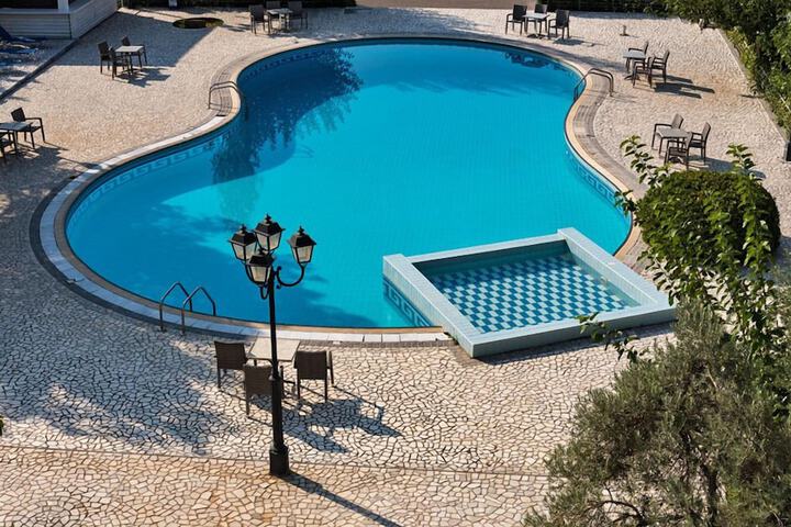 Hotel with Pool