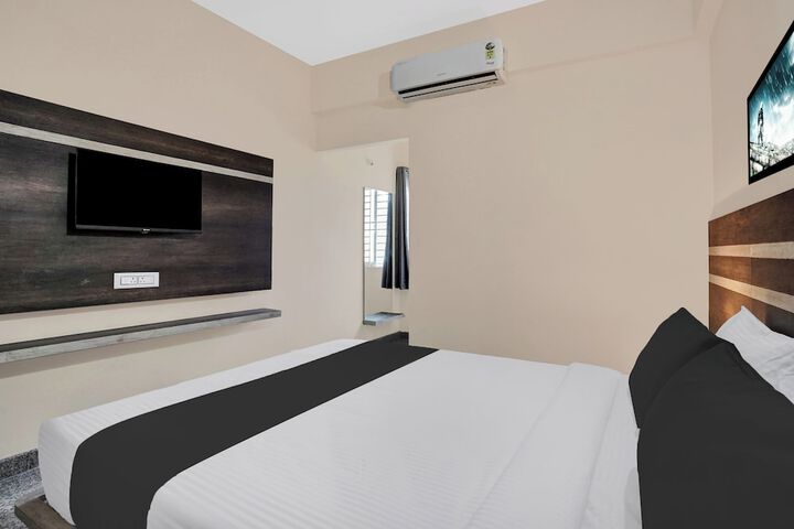 Room 4 of 33