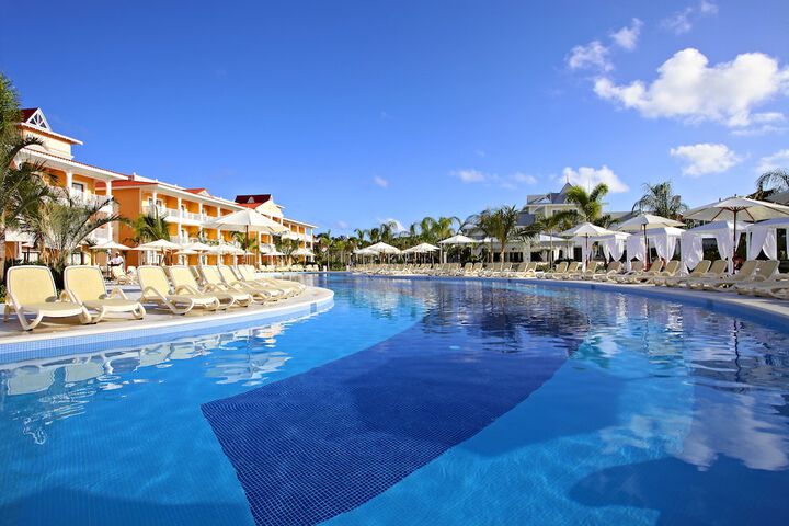 Hotel Pool