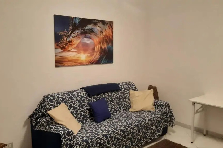 Room 2 of 2