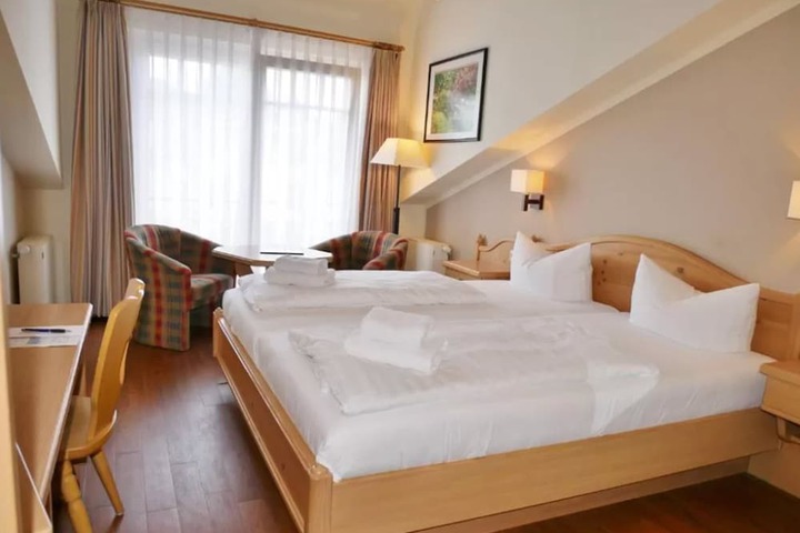 Room 3 of 31