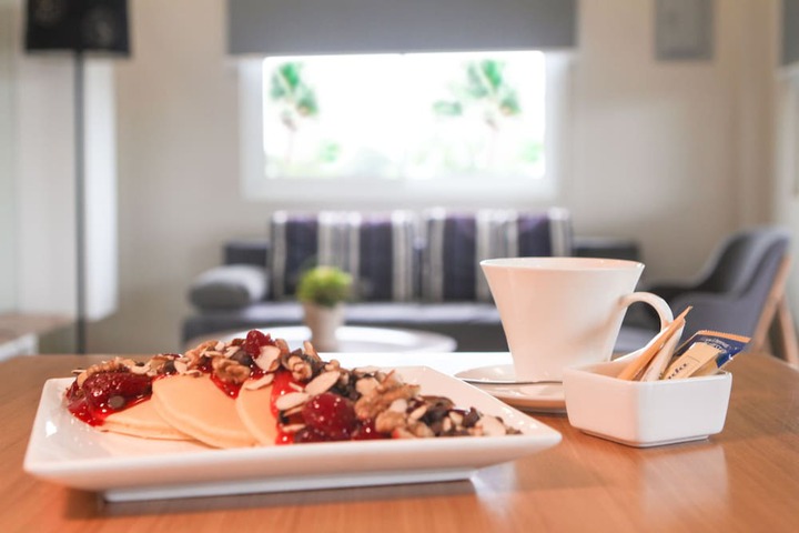 Breakfast/Coffee Service 38 of 41
