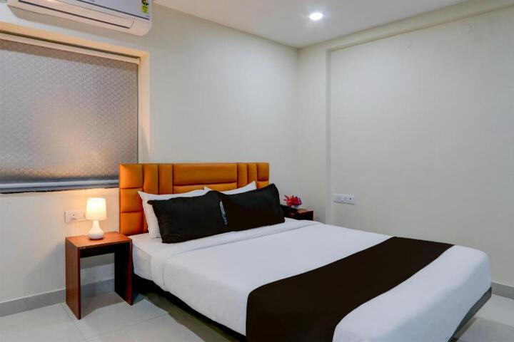 Townhouse The Cinco Bliss near IKEA WELLS FORGO KIMS CARE Hospitals
