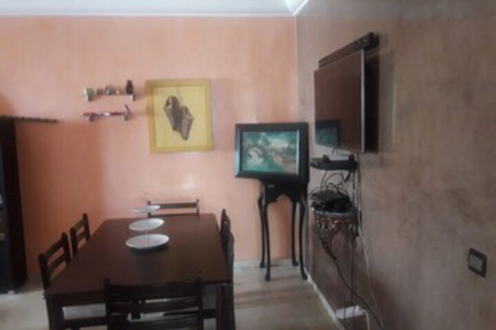 Room 9 of 12