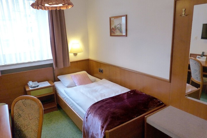 Room 21 of 50