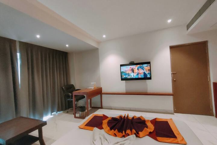 Room 13 of 53