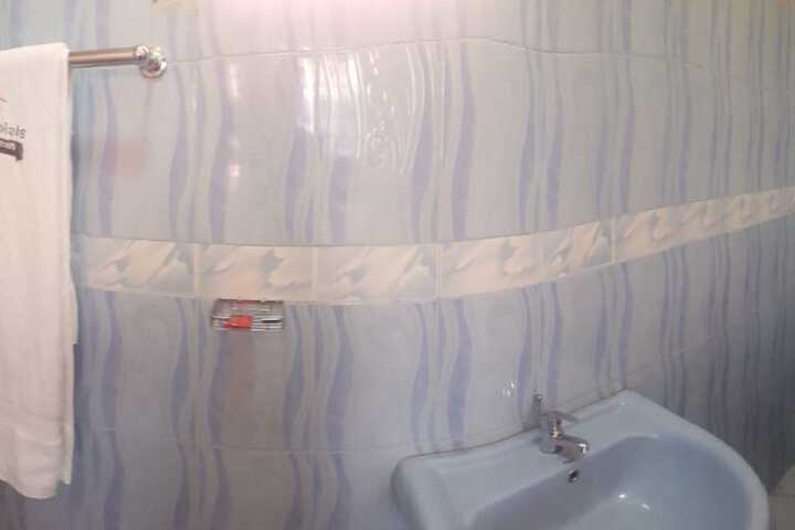 Room 14 of 18