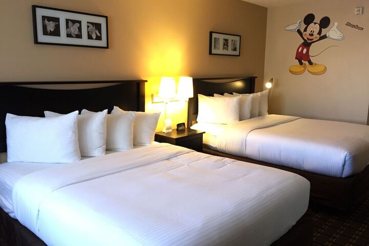 2 Queen Beds (26 of 27)