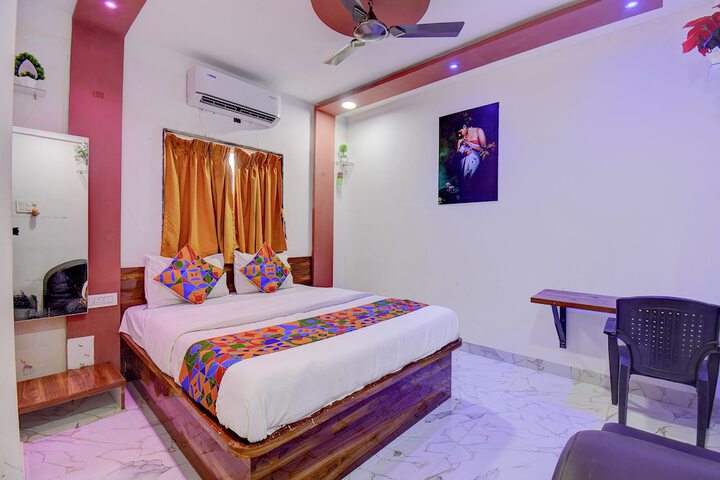 Room 14 of 28
