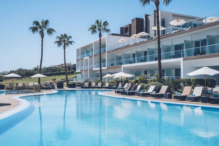 Hotel with Pool