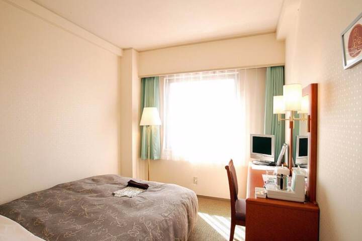 Room 5 of 42