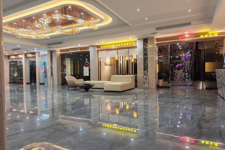 Hotel Interior 9 of 172