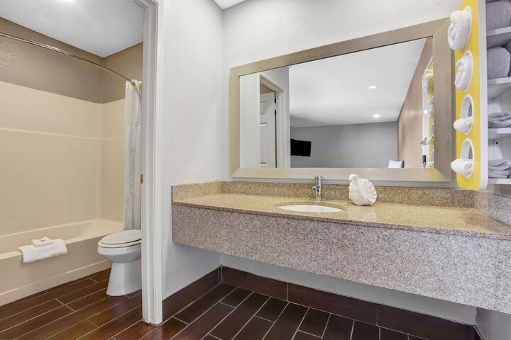 Bathroom amenities