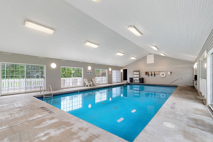 Pool 24 of 39