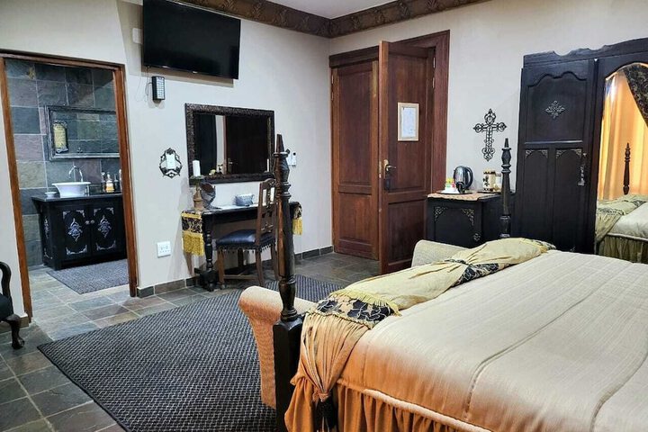 Room 28 of 73