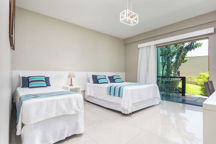 Room 52 of 181