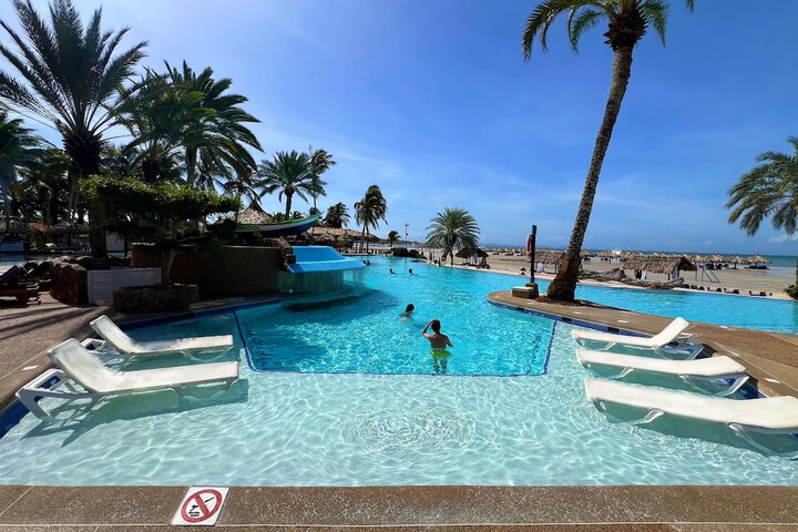 Hotel with Pool
