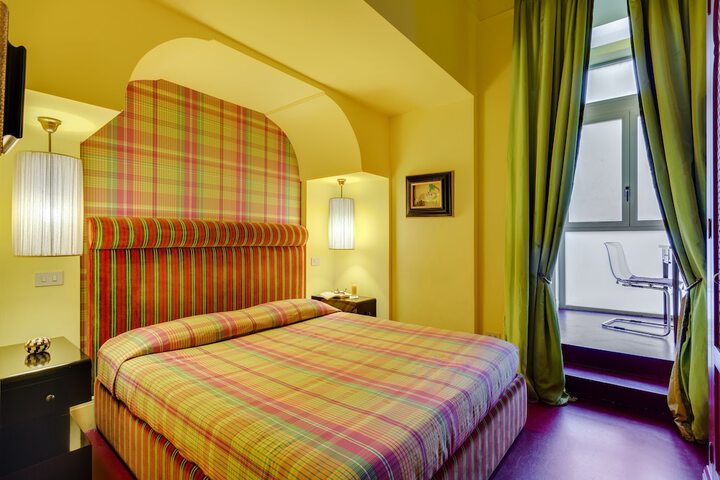 Room 13 of 27