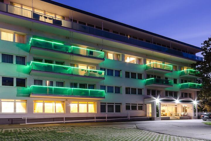 Exterior of Hotel Aurum Family