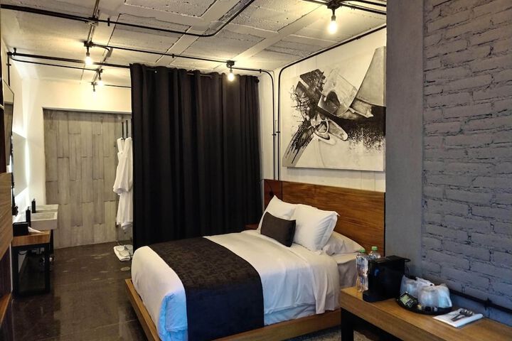 Room 8 of 51