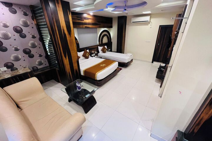 Room 16 of 18