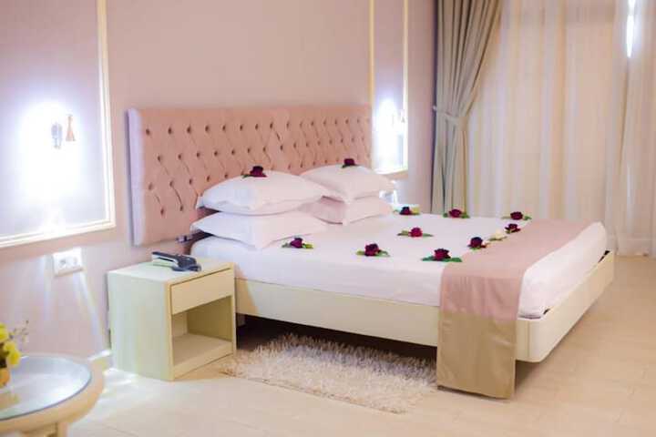 Room 5 of 30