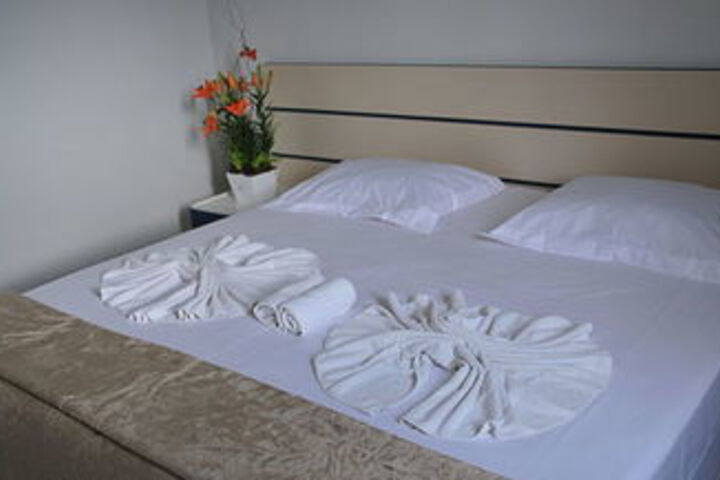 Room 3 of 5