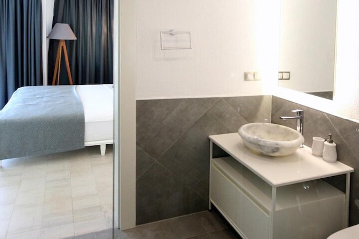 Room 44 of 87