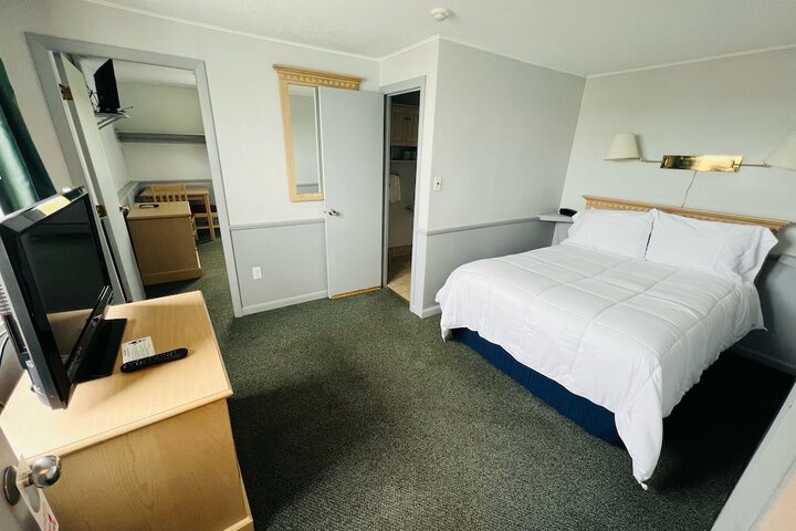 Room 10 of 19