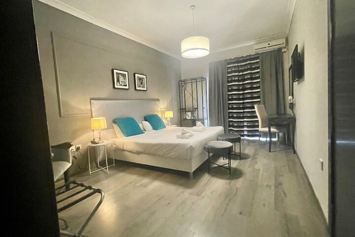 Room 18 of 87