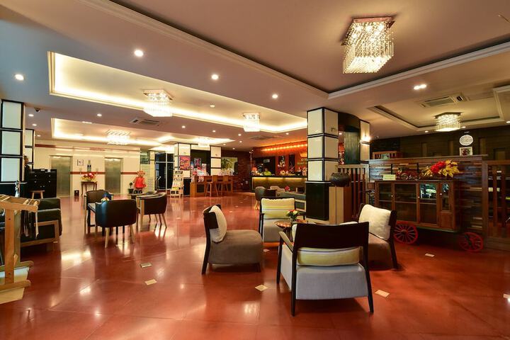 Hotel Lobby