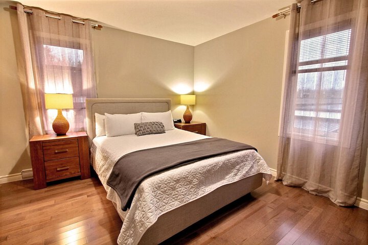 Room 32 of 175
