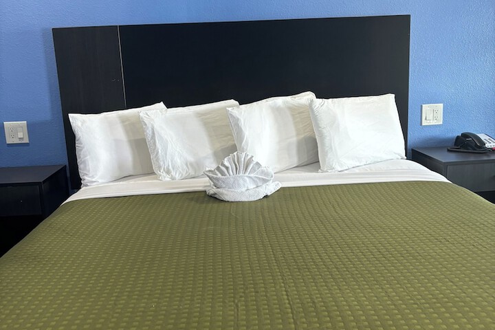 Standard | King Bed (14 of 14)