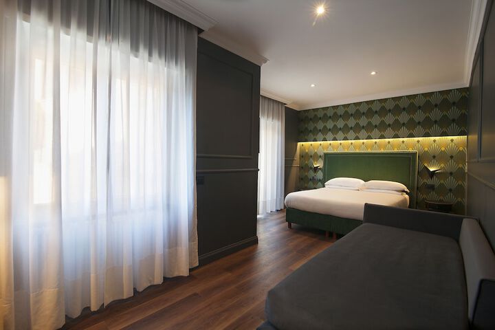 Room 26 of 74
