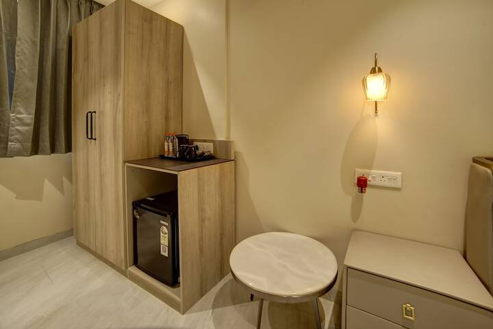 Room 25 of 63