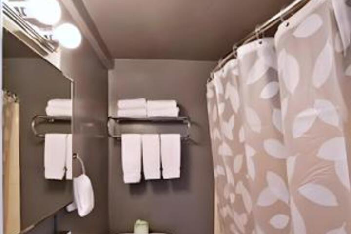 Room 16 of 21