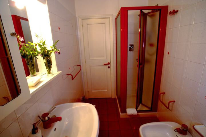 Room 34 of 74