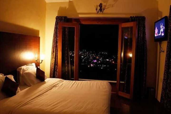 Room 5 of 30
