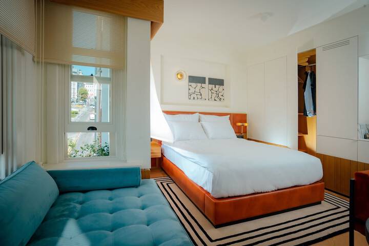 Room 32 of 113