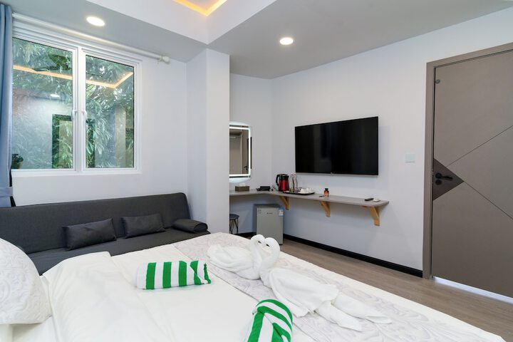 Room 3 of 18